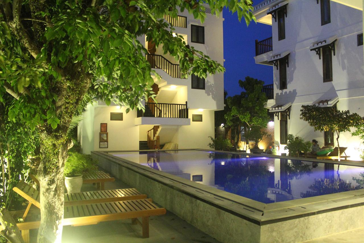 Ruby Hotel Hội An Buitenkant foto