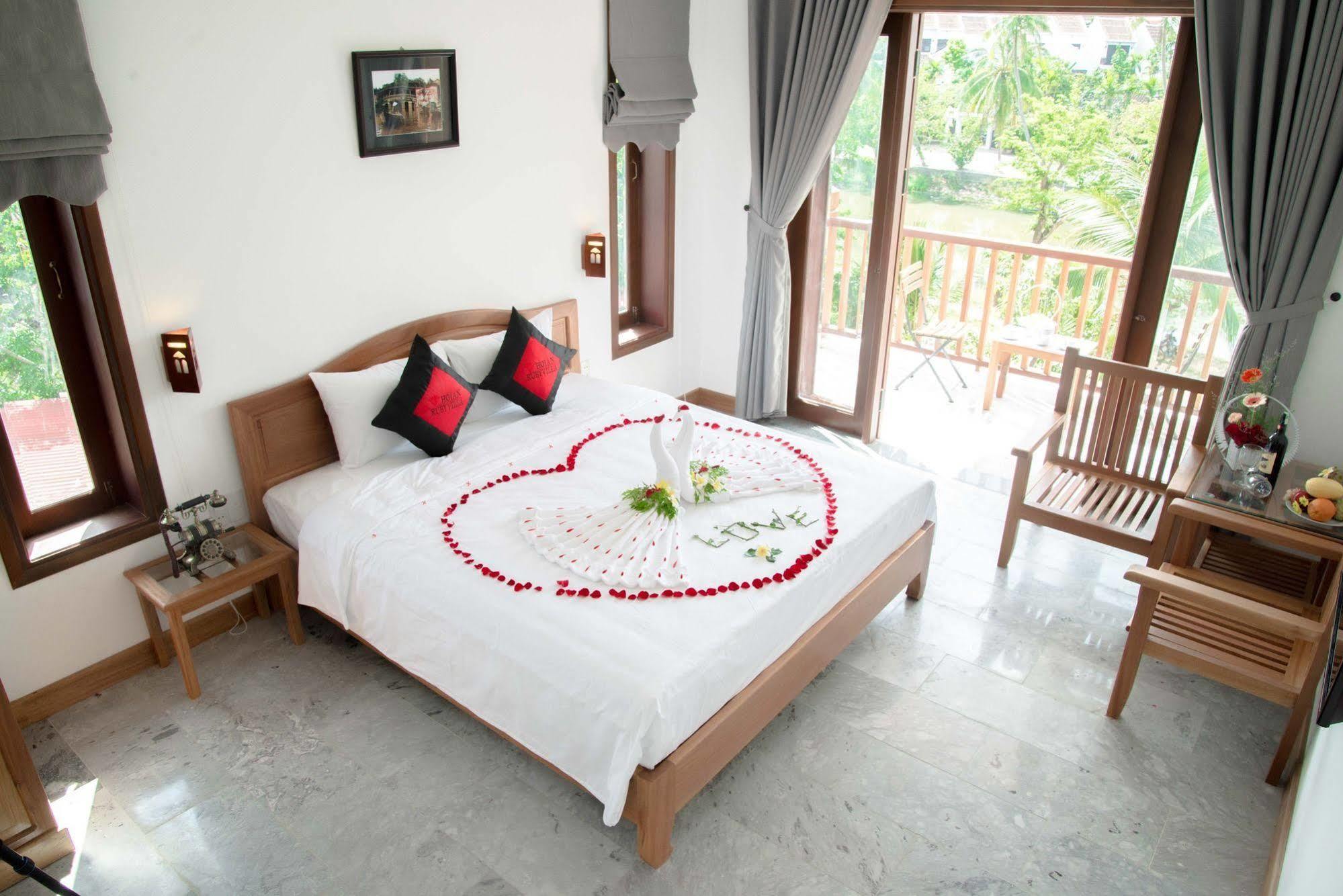 Ruby Hotel Hội An Buitenkant foto