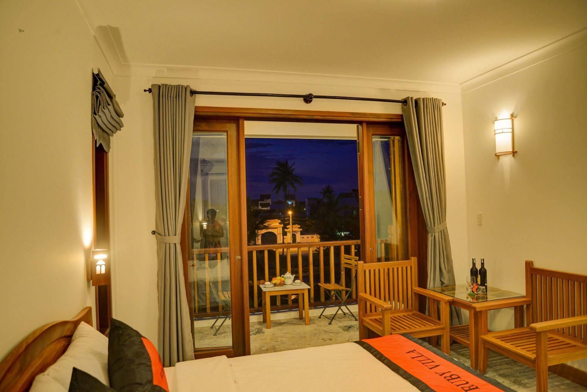 Ruby Hotel Hội An Buitenkant foto