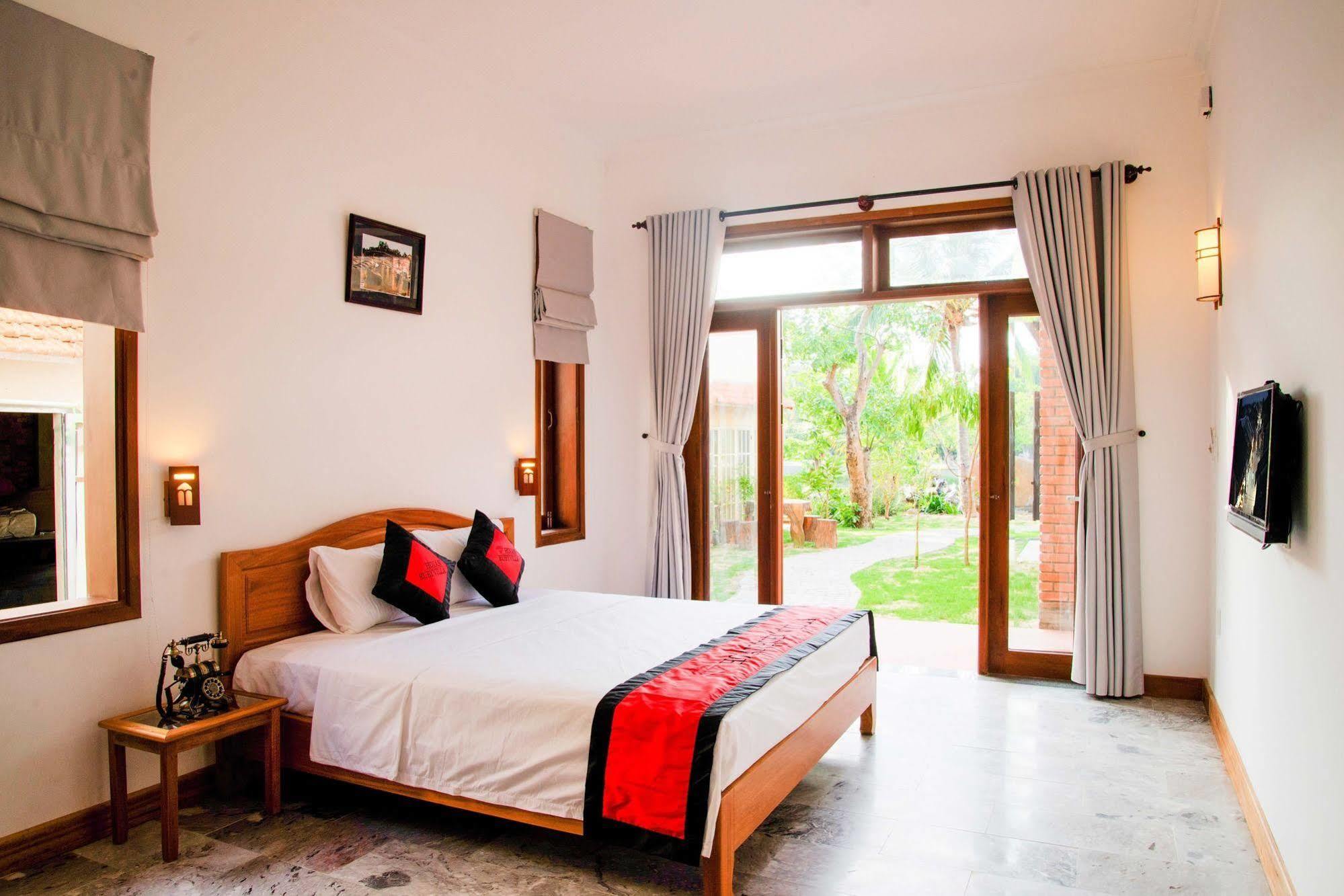 Ruby Hotel Hội An Buitenkant foto