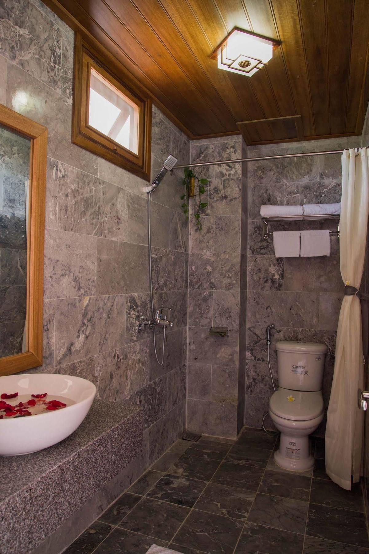 Ruby Hotel Hội An Buitenkant foto