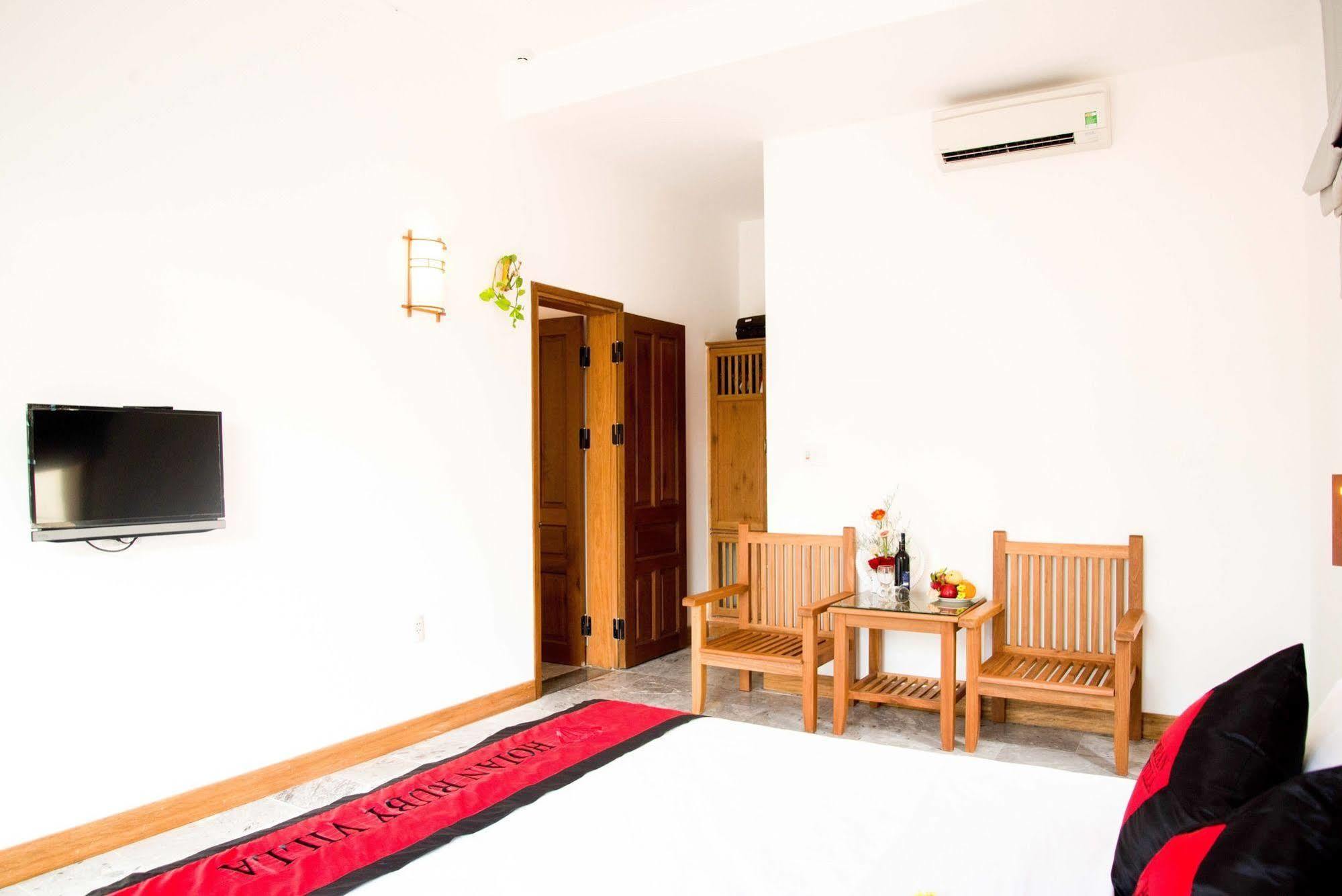 Ruby Hotel Hội An Buitenkant foto