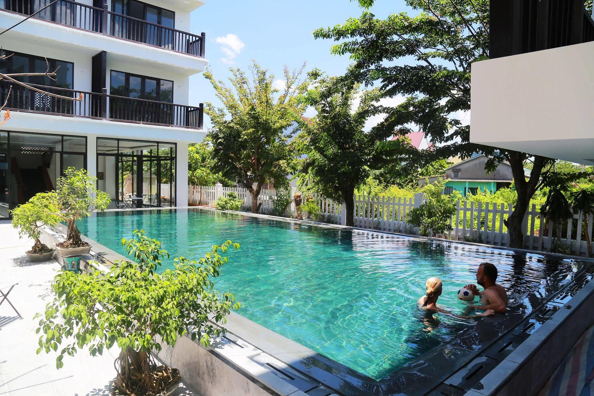 Ruby Hotel Hội An Buitenkant foto